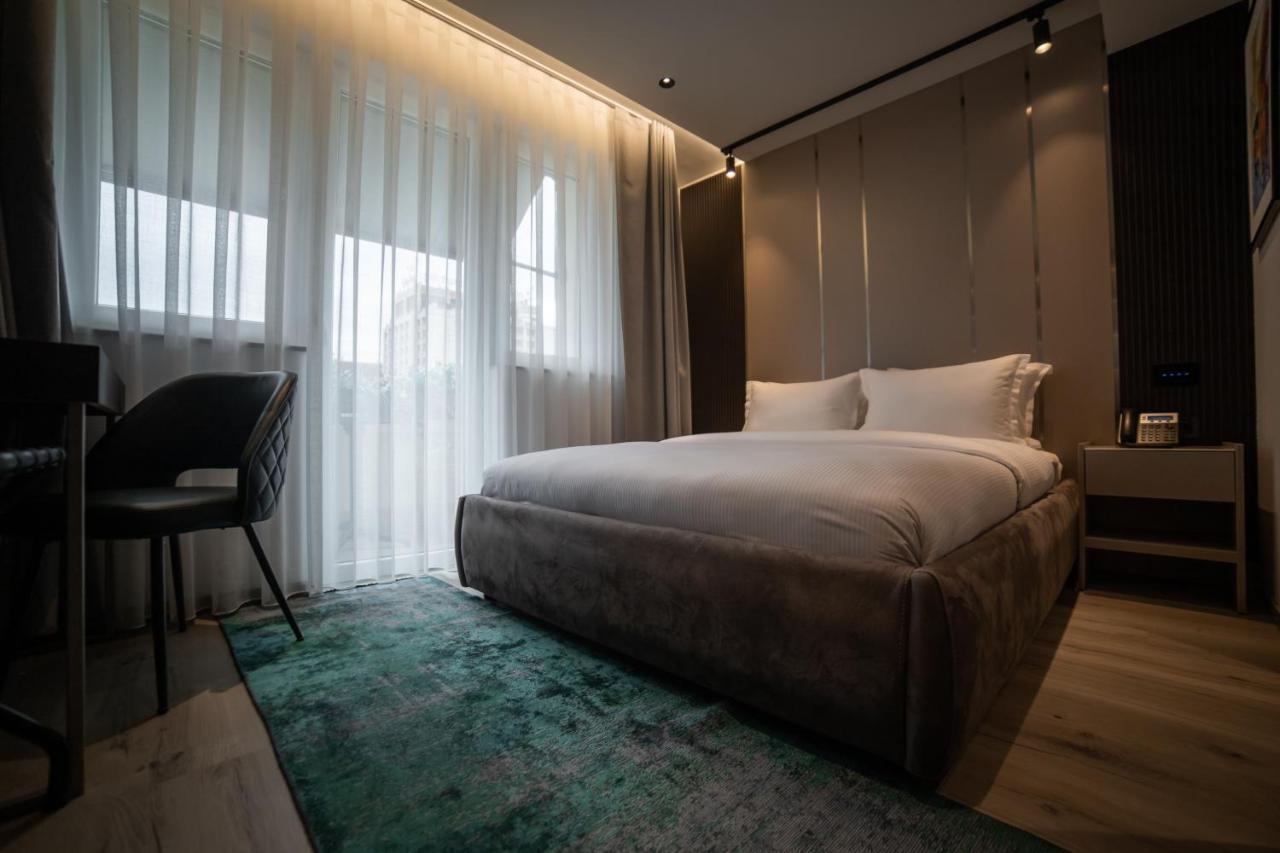 Emery Hotel Pristina Eksteriør billede