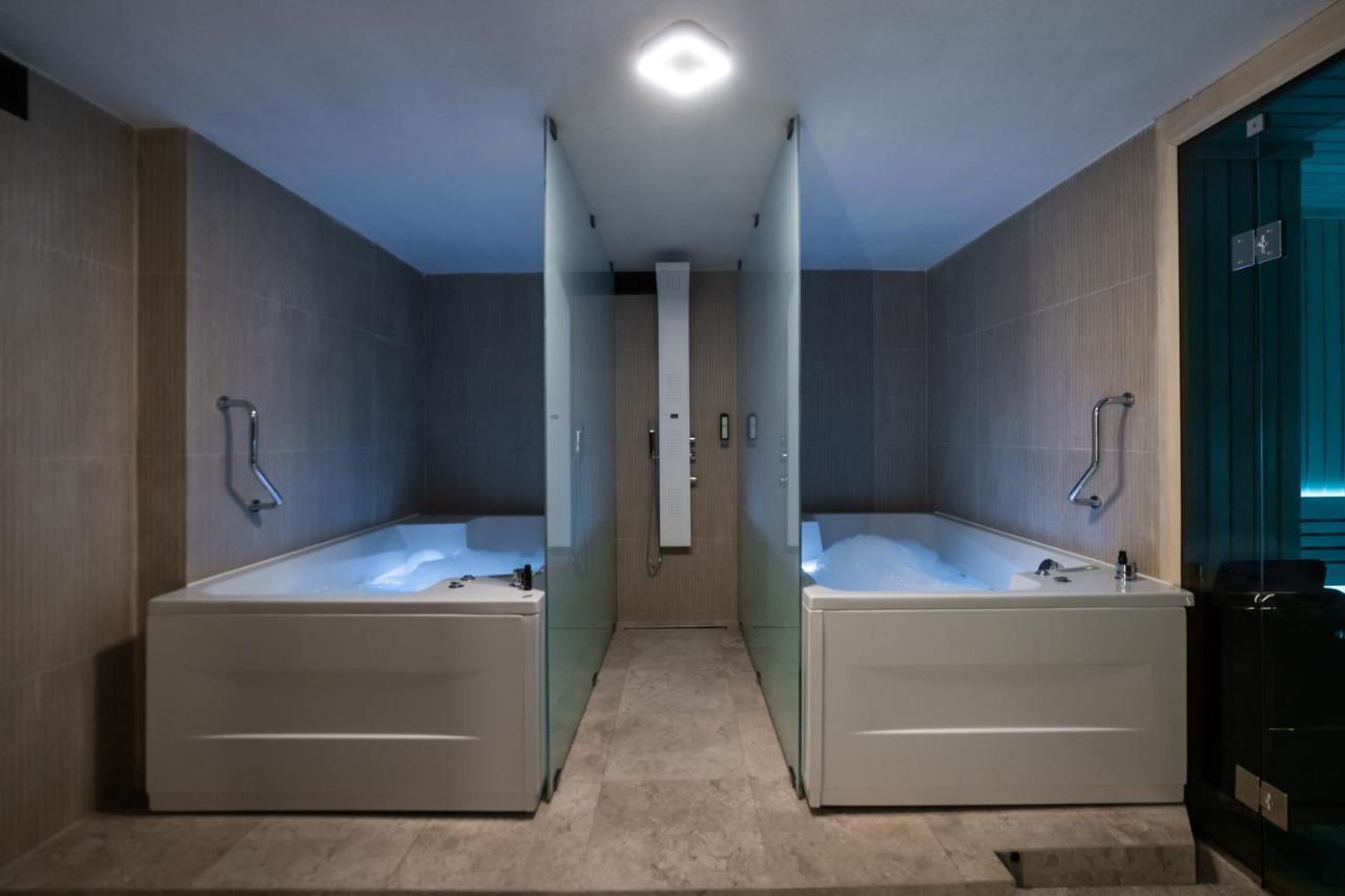 Emery Hotel Pristina Eksteriør billede