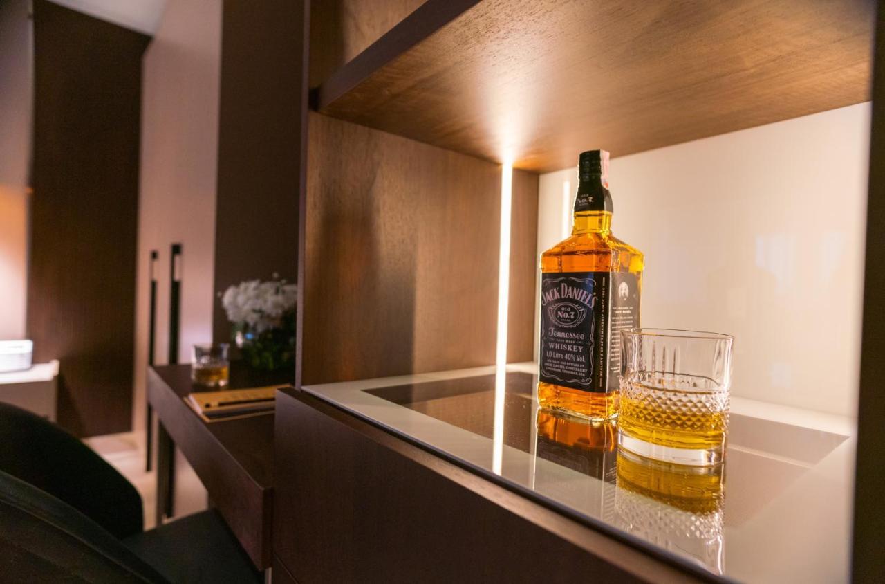 Emery Hotel Pristina Eksteriør billede
