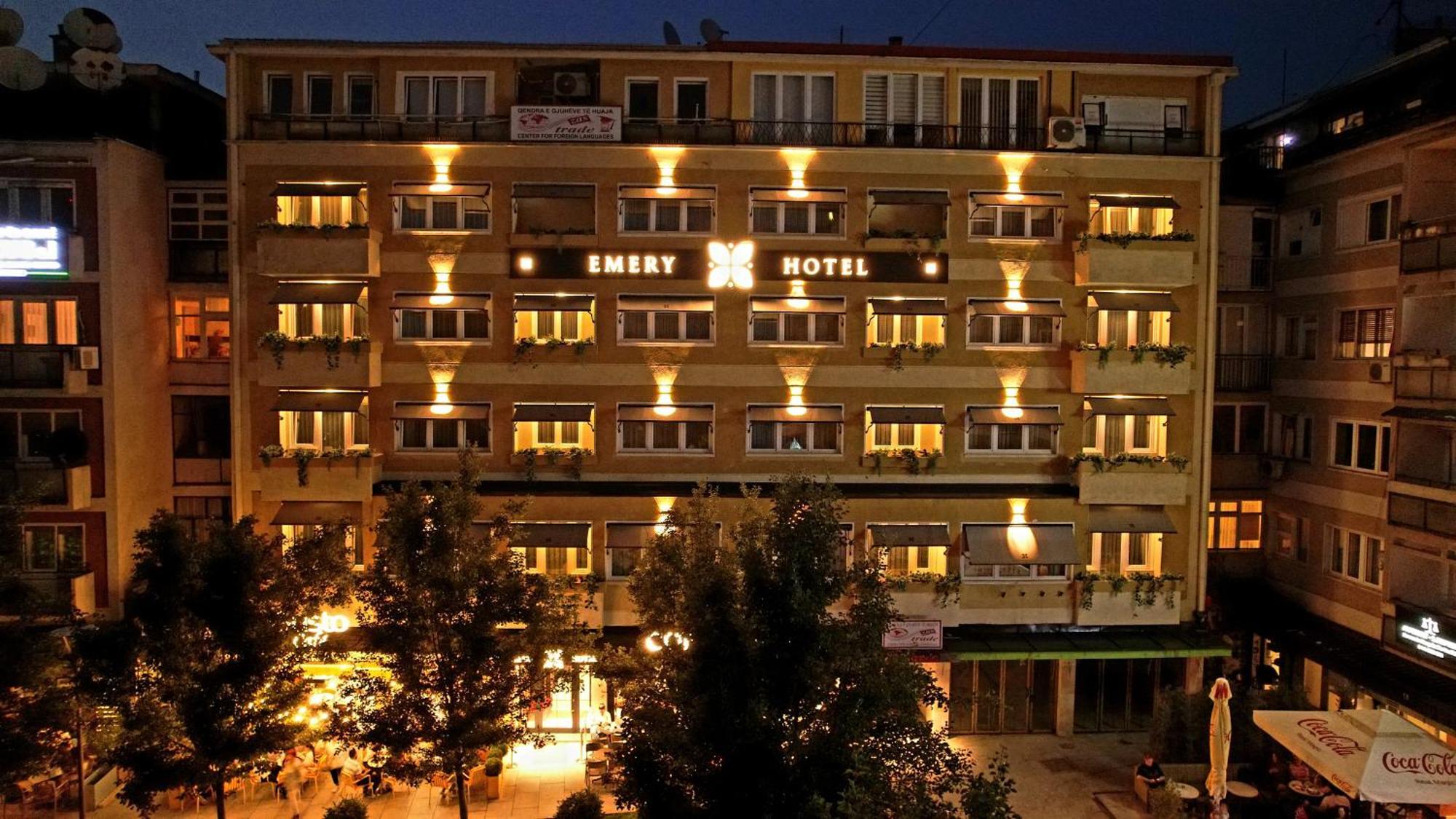 Emery Hotel Pristina Eksteriør billede
